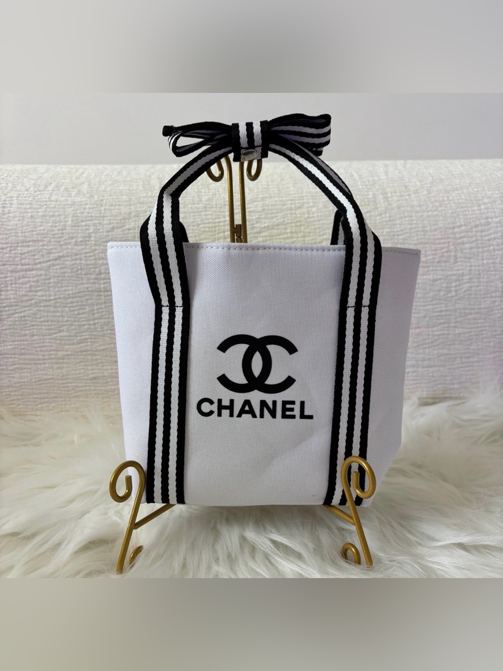 GWP CHANEL Novelty Ribbon Mini Tote Bag White with Black Japan 2023 NEW